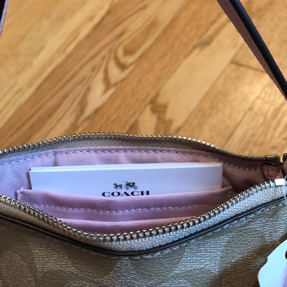 Coach Wristlet - Picture 5 of 7